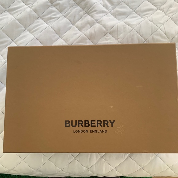Burberry Shoes - Picture 6 of 6